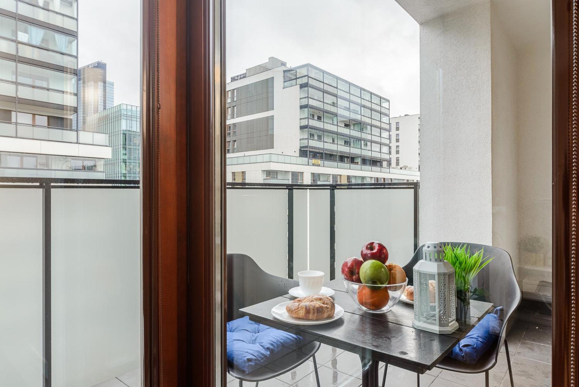 Cozy Family Apartments With Balcony Near Zlote Tarasy Warschau Zimmer foto